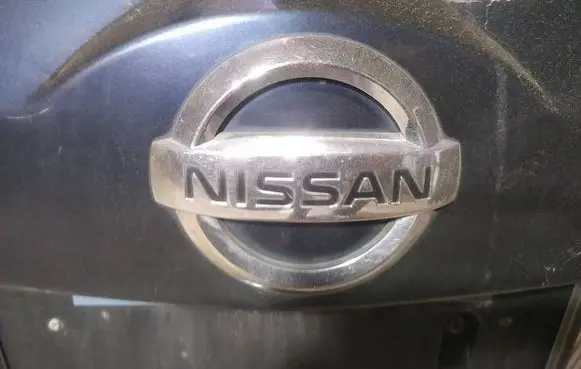 Nissan Murano Z50 Manufacturer badge logo/emblem 