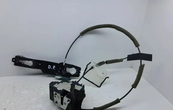 Infiniti QX70 S51 Front door lock