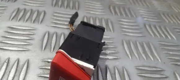 Volkswagen Jetta V Hazard light switch