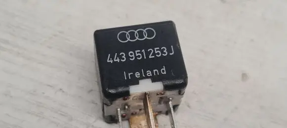 Audi A4 S4 B5 8D Other relay 443951253J 899511