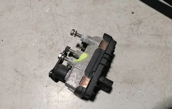 BMW 5 F10 F11 Turbine electric control actuator 4933519400