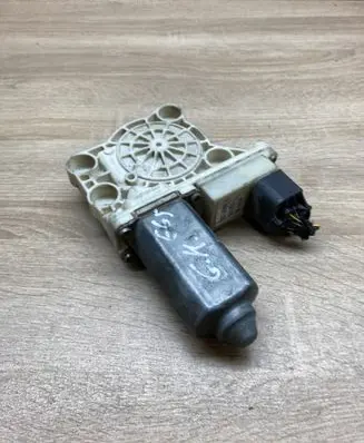BMW 7 E65 E66 Rear door window regulator motor 8382001 5WK1052 0206008001