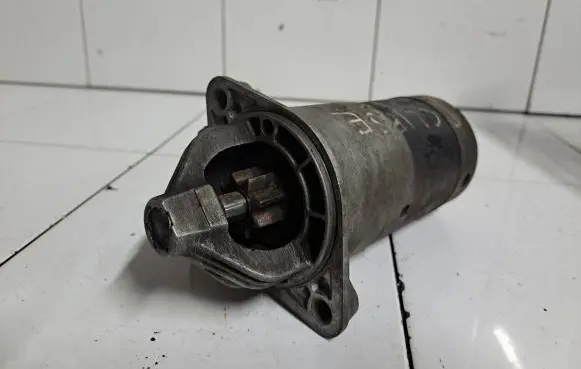 Mitsubishi Eclipse Starter motor M1T70483 2Y12
