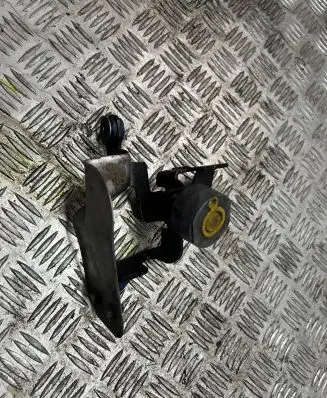 Ford Focus Gear shift cable bracket BV6R7474GC