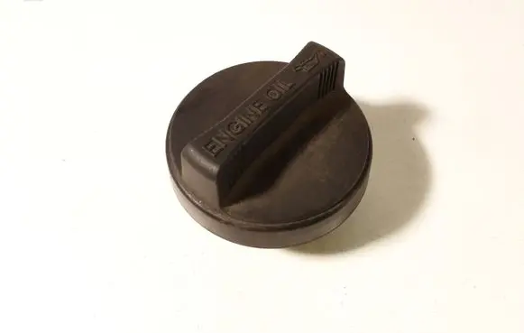 Toyota Yaris Oil filler cap 