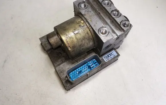 Mazda 323 ABS Pump BJ4A437AZ BJ4A676E0 2053953