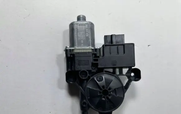 Audi A1 Rear door window regulator motor 5Q0959408