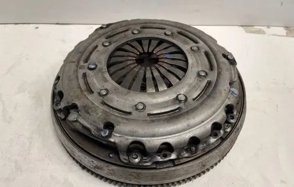 Opel Mokka B Dual mass flywheel 01327558