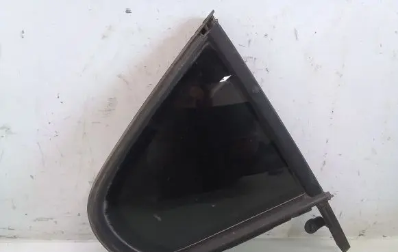 Volvo S60 Rear vent window glass 43R001025