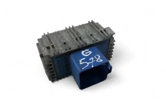 Opel Astra J Glow plug pre-heat relay 55353011