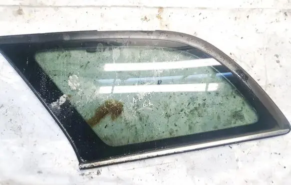 Toyota Avensis T250 Rear side window