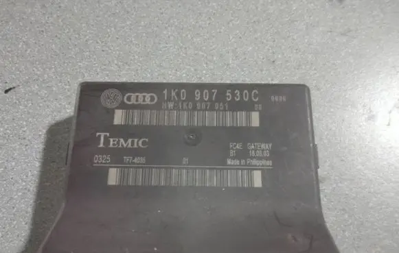 Volkswagen Golf V Gateway control module 1K0907530C 1K0907951