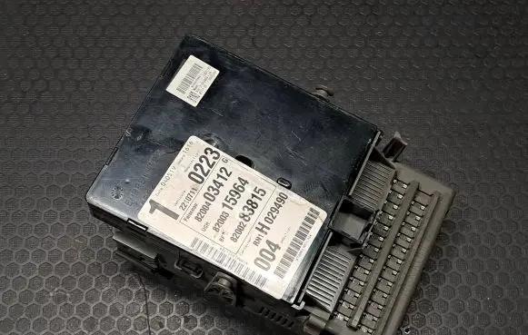 Renault Espace - Grand espace IV Comfort/convenience module 8200315964 8200283815 8200403412