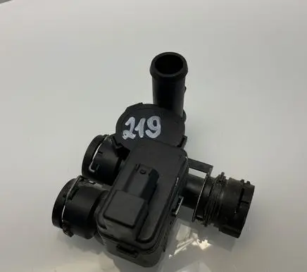 Mercedes-Benz CLS C219 Coolant heater control valve A2118320584 2118320584