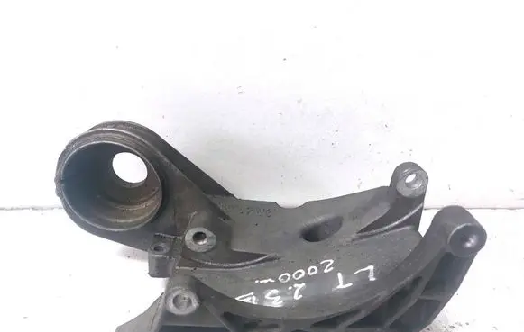 Volkswagen II LT Engine mounting bracket 1111550935