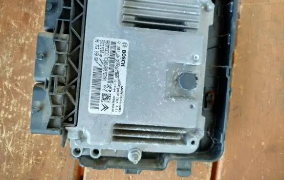 Citroen C3 Engine control unit/module 9676830080
