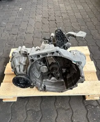 Volkswagen PASSAT B6 Manual 5 speed gearbox KBM