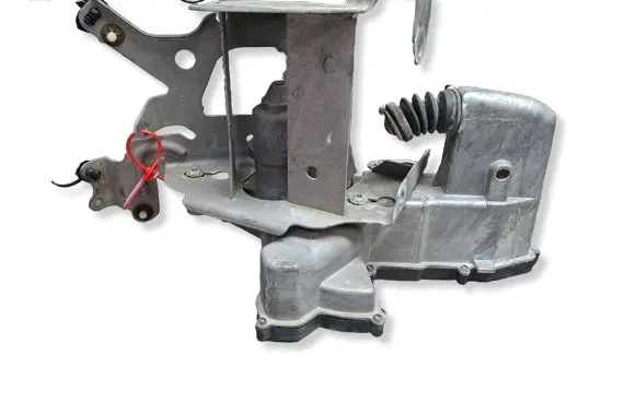 Peugeot 208 I Clutch slave cylinder S27635933 9682562280 013981000038