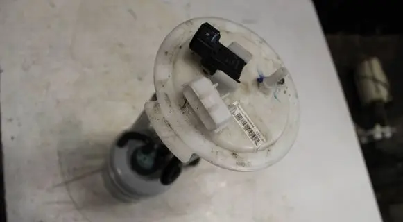 Renault Captur II In-tank fuel pump 170114375R