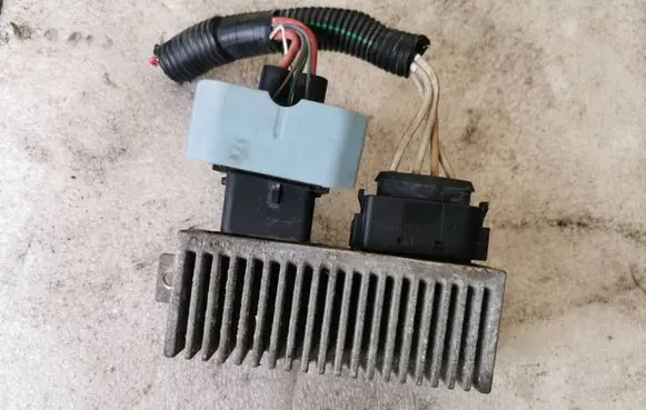 Renault Laguna III Glow plug pre-heat relay RCS812 8200558438A