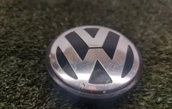 Volkswagen Golf VII Original wheel cap 3B7601171