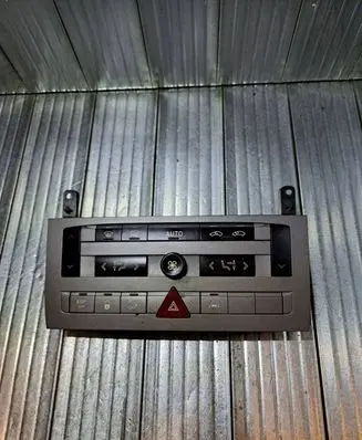 Peugeot 407 Climate control unit 96573328