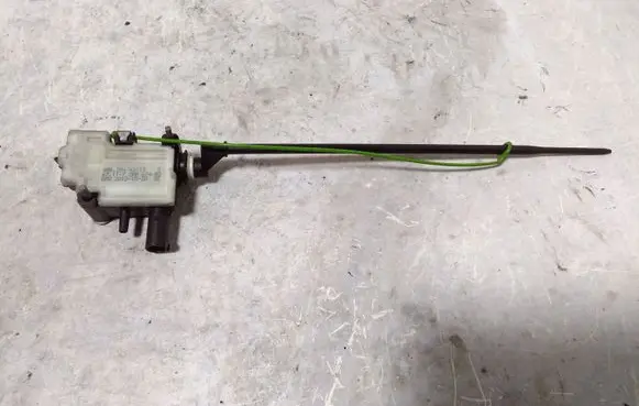 Fuel tank cap lock motor