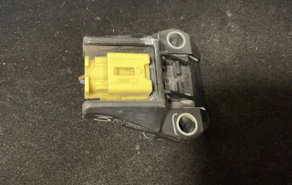 Subaru Legacy Airbag deployment crash/impact sensor 98231AG020 76080RZ8V