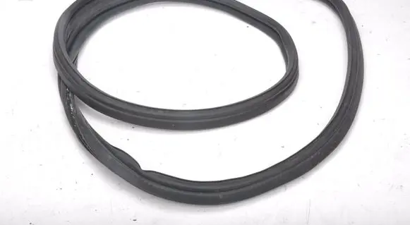 Porsche Boxster 986 Rubber seal front door (on door) 