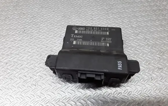 Audi A3 S3 8P Gateway control module 1K0907530B
