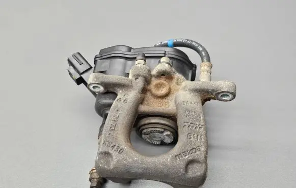 Mazda 3 III Rear brake caliper 32355597