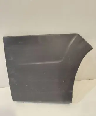 Rear fender molding trim