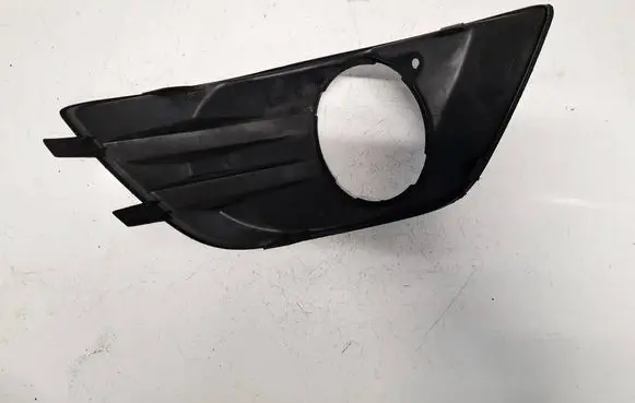 Ford Kuga I Front bumper lower grill 8V4119953A