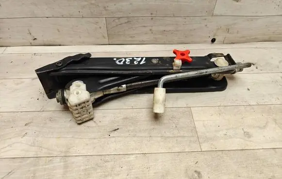 Mercedes-Benz C W203 Lift Jack 