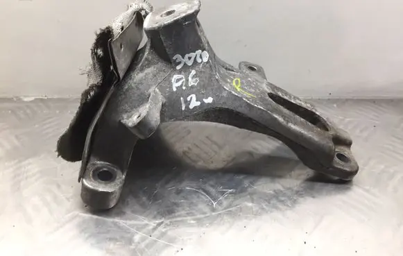 Audi A6 S6 C7 4G Engine mounting bracket 4G0199308E 4G0199308