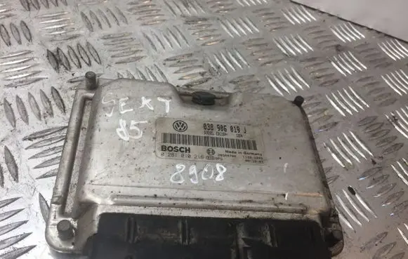 Seat Alhambra (Mk1) Engine control unit/module 038906019J 8908
