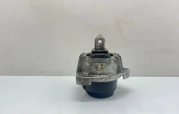 BMW 5 GT F07 Engine mount bracket 6777371