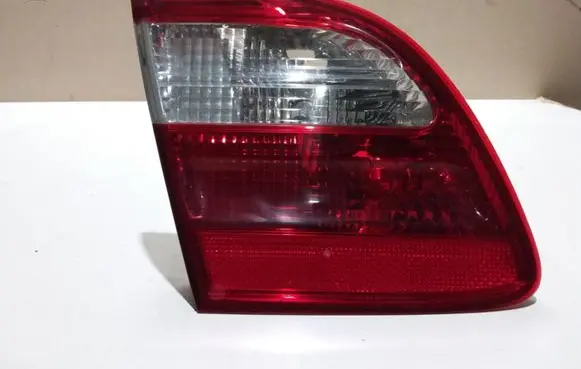 Tailgate rear/tail lights