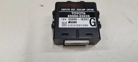 Toyota Avensis T250 Light module LCM 8996005020 3560016337