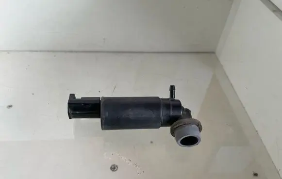 Toyota Corolla Verso AR10 Windscreen/windshield washer pump