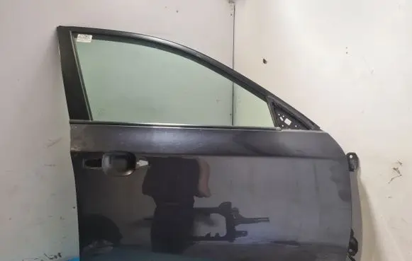 Subaru Impreza III Front door 61k
