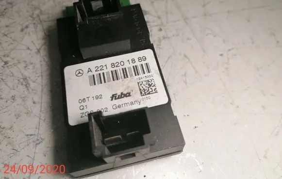 Mercedes-Benz S W221 Aerial antenna amplifier A2218201889
