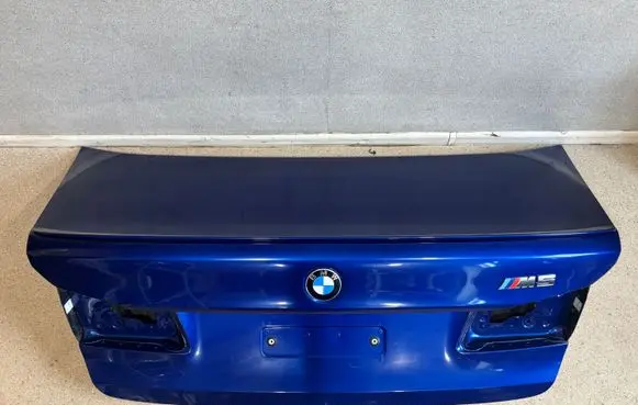 Tailgate/trunk/boot lid