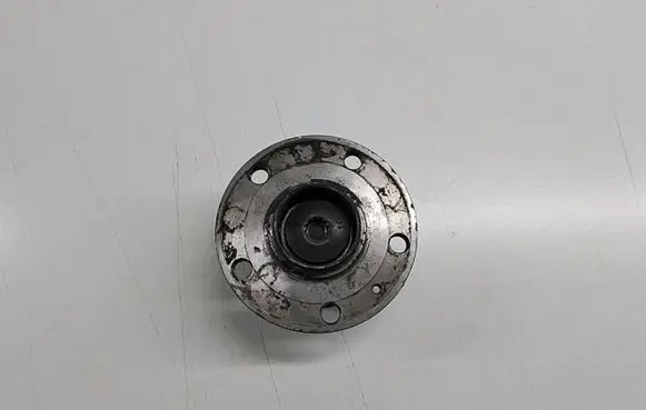 Skoda Octavia Mk3 (5E) Rear wheel hub 8V0598611A