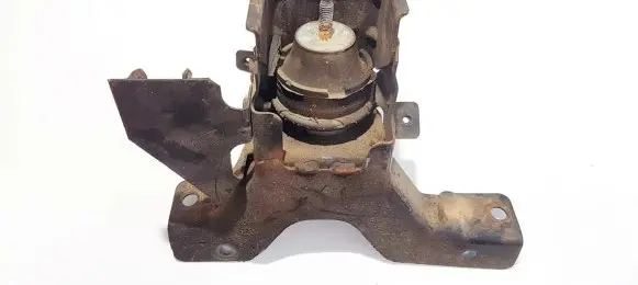 Nissan Micra Engine mount bracket 326a13