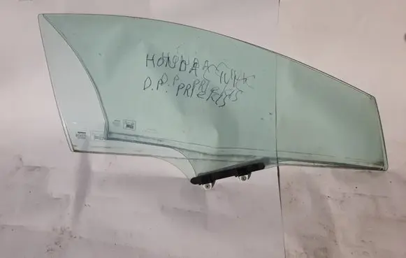 Honda Civic Front door window glass four-door