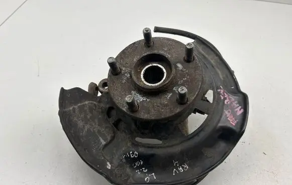 Toyota RAV 4 (XA30) Front wheel hub spindle knuckle