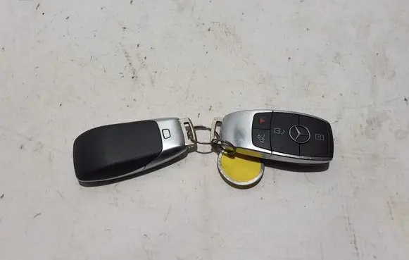 Mercedes-Benz GLE W167 Ignition key/card A1779057004