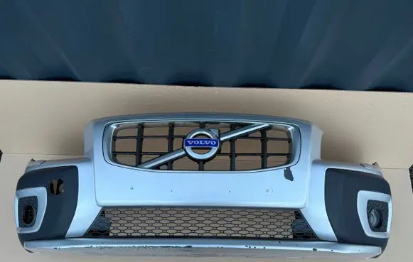 Volvo XC70 Front bumper 30678678