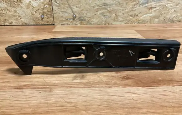 Front bumper mounting bracket